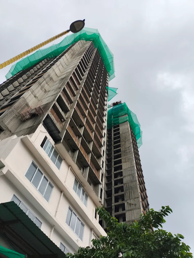 Puraniks Grand Central Vartak Nagar, Thane – 1 & 2 BHK Flats Strat @ ₹ 85 Lac*